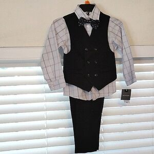 Van Hueston Boys 4 Piece Black Suit, Size:  4 Regular, NWT